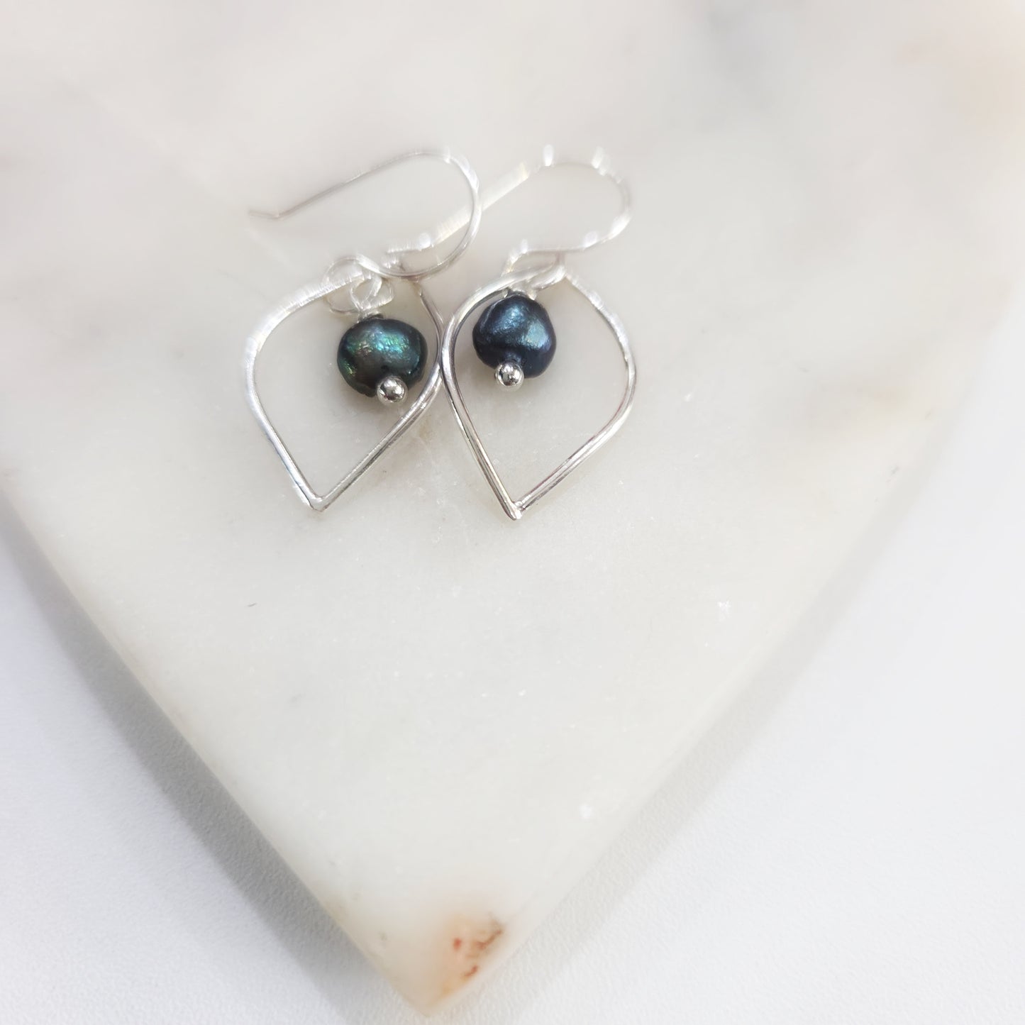 Sleek Marquise Pearl Drop Earrings – Modern Freshwater Pearl Dangles