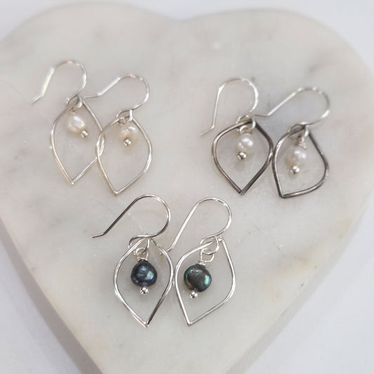 Sleek Marquise Pearl Drop Earrings – Modern Freshwater Pearl Dangles